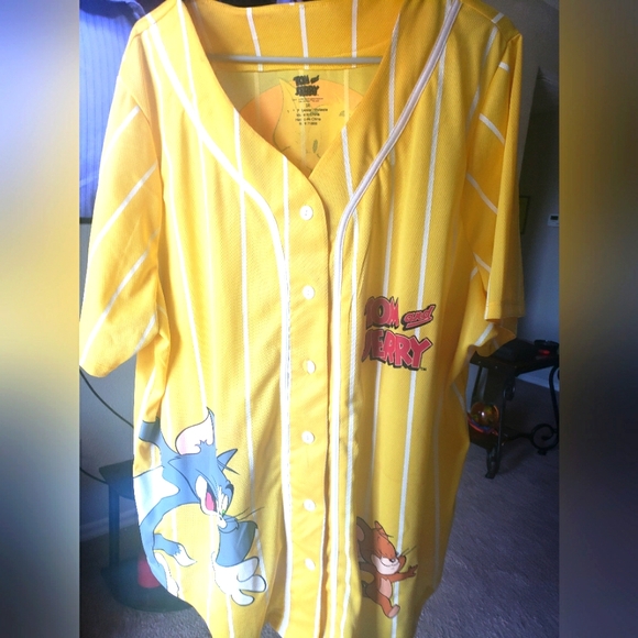 3X Tom and Jerry Yellow Jersey button up - Picture 1 of 5